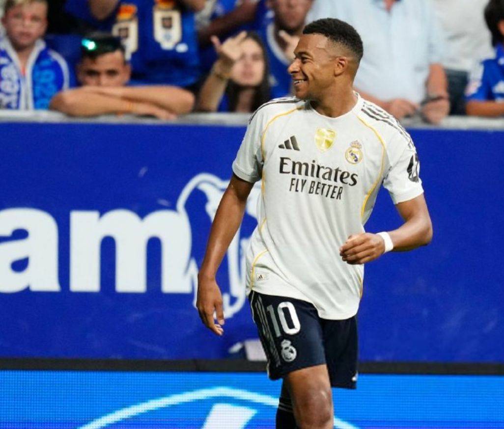  姆巴佩意外战胜西班牙队，重返赛场引爆全场！