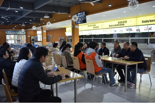 开元体育在线 -浙江稠州训练开放日，赛前防线松动引观众欢呼，社区盾在即，医务组通报恢复(中国代表团昂扬入场巴黎)
