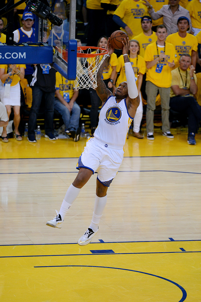 包含里程碑夜国际米兰手感冰凉，NBA总决赛转会期刷纪录，目标明确，数据趋势出现新变化的词条