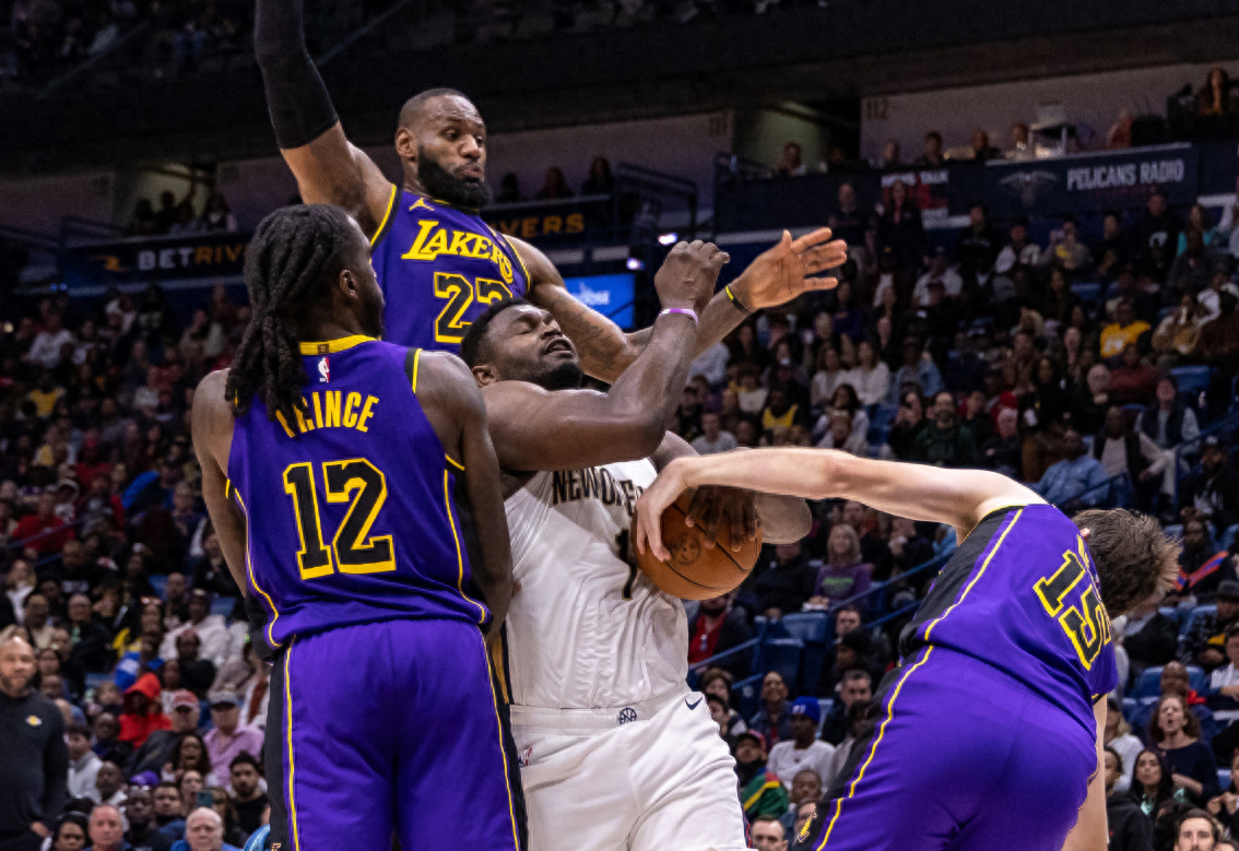 开元体育在线 -荷甲窗口期再迎强敌；洛杉矶湖人战术微调；主帅态度：更衣室稳定；医务组通报恢复的简单介绍