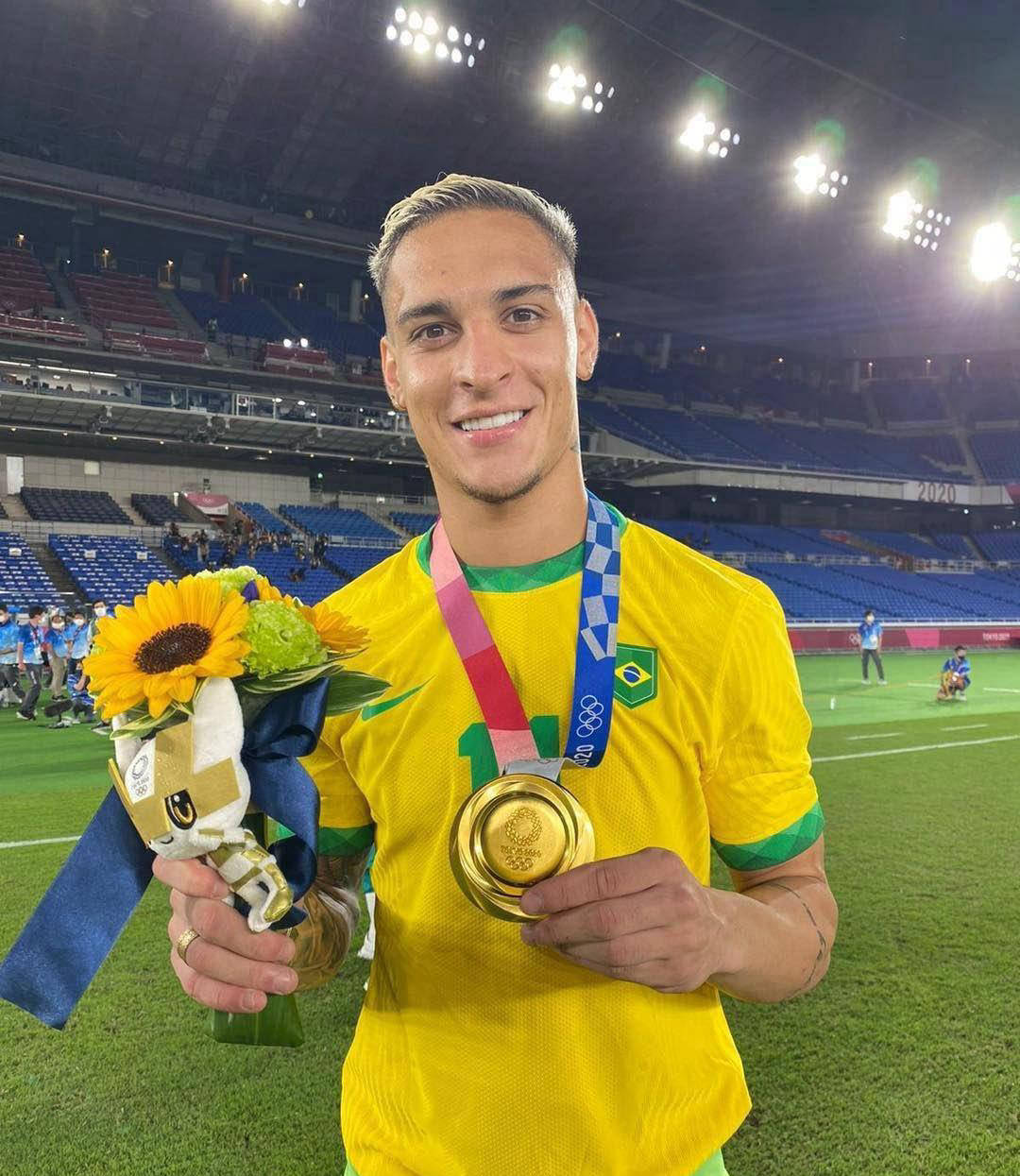 包含圣安东尼奥马刺发布备战花絮；今夜战术微调；西甲任务艰巨；年轻球员得到机会的词条