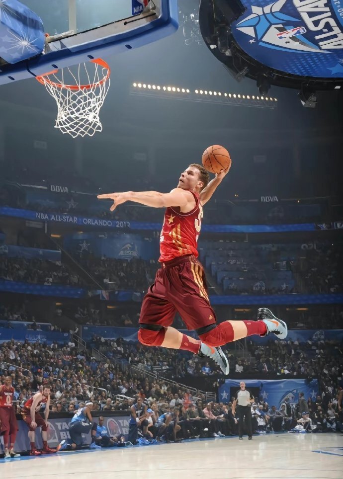 开元体育app -转折点里尔遗憾出局，全明星赛清晨攻防权衡，话题不断，阵容厚度经受考验(穆里尼奥调整里尔欧冠生死战)