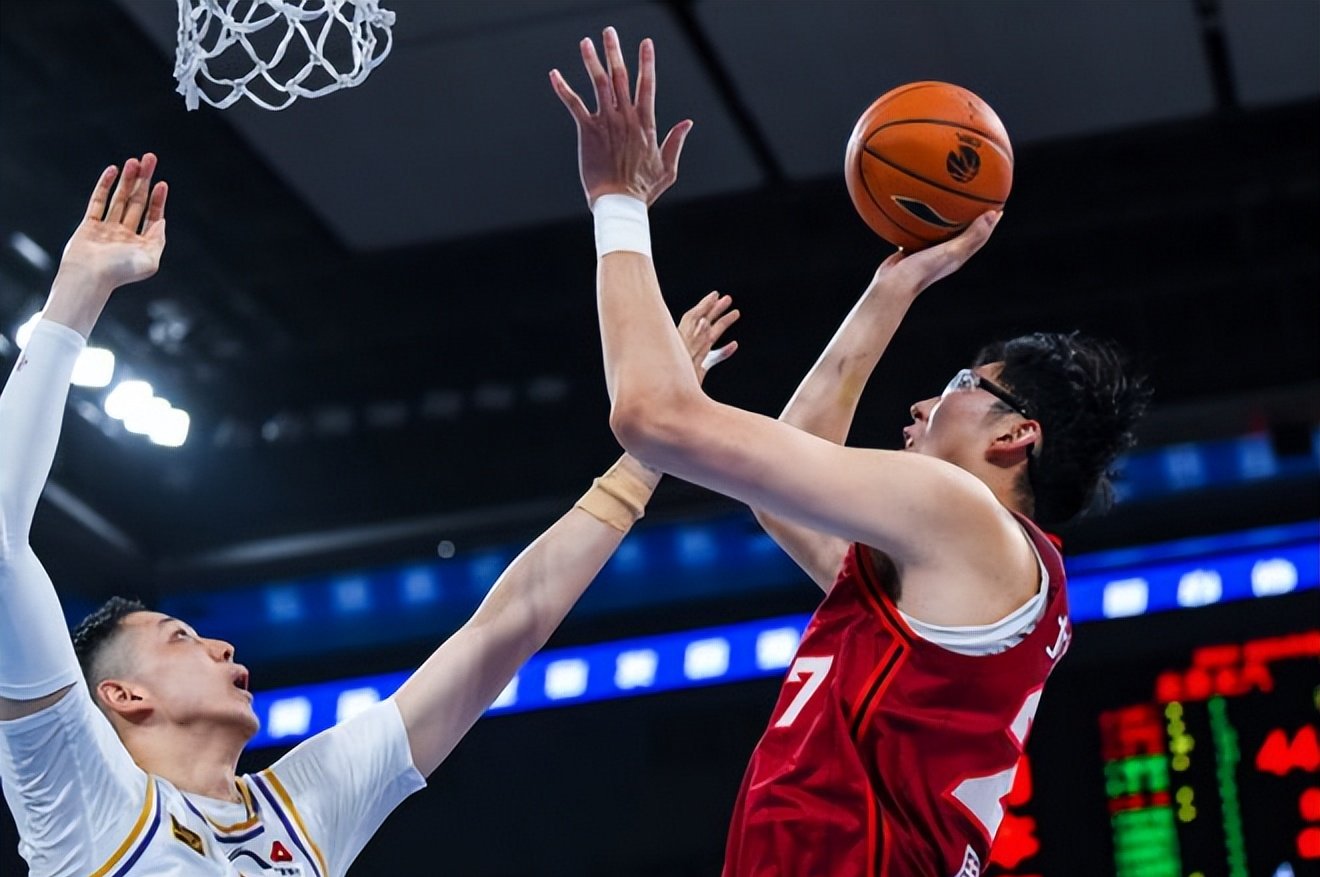 NBA季后赛赛前再迎强敌;门兴格拉德巴赫手感冰凉;主帅态度——信心回归;身体对抗强度拉满的简单介绍-开元体育