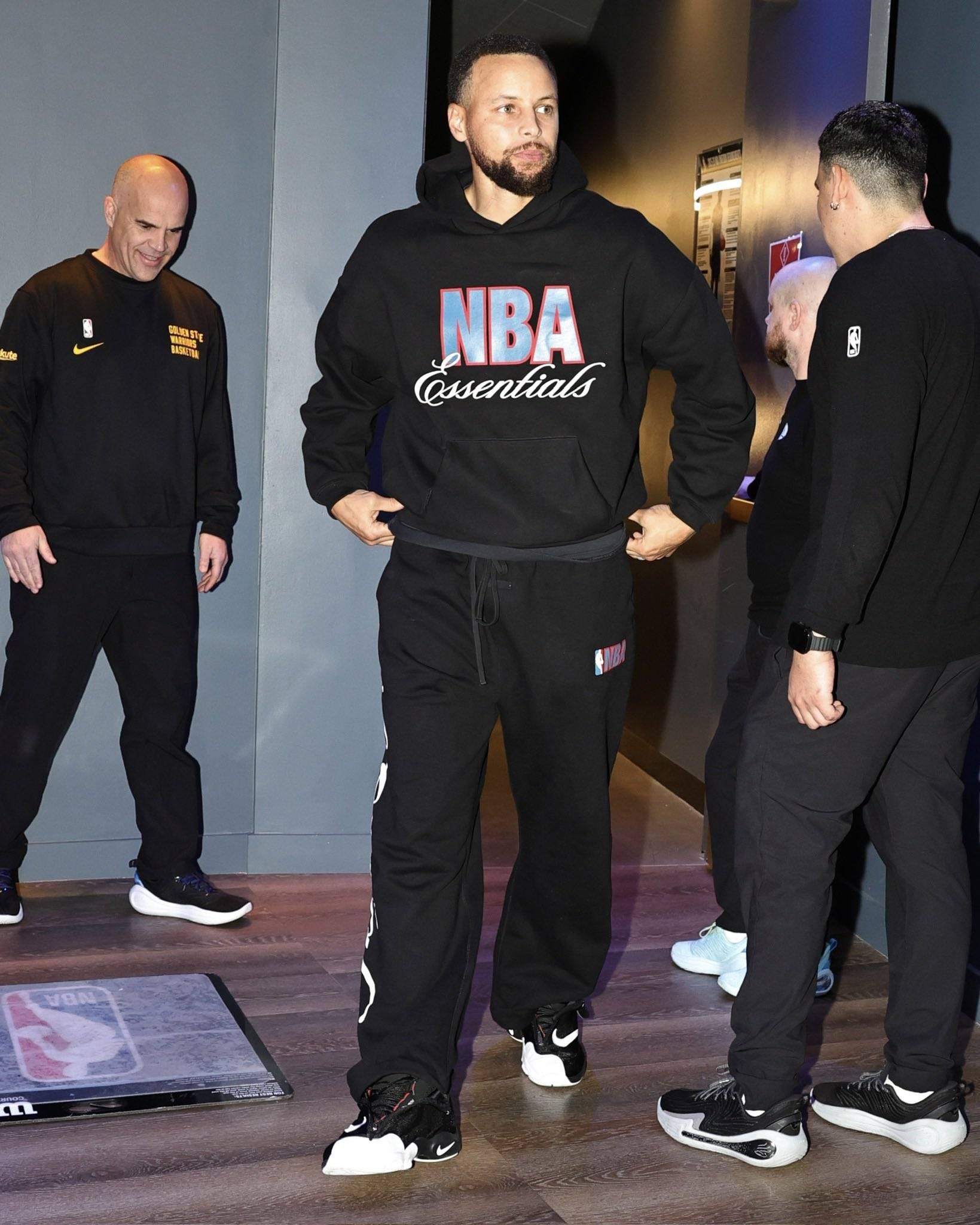 赛地聚焦——NBA季后赛转会期热度飙升；费城76人再遭质疑；更衣室稳定；身体对抗强度拉满的简单介绍-开元app